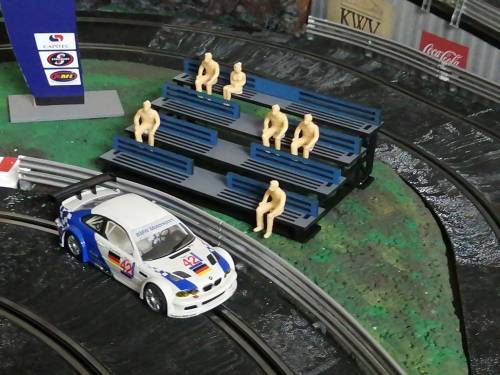 1:32 SCALE MINI STAND (FULLY FINISHED)